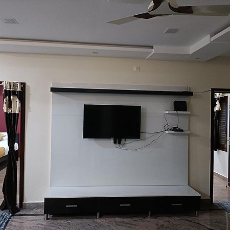 Four Seasons Home Stay Тирупати Екстериор снимка