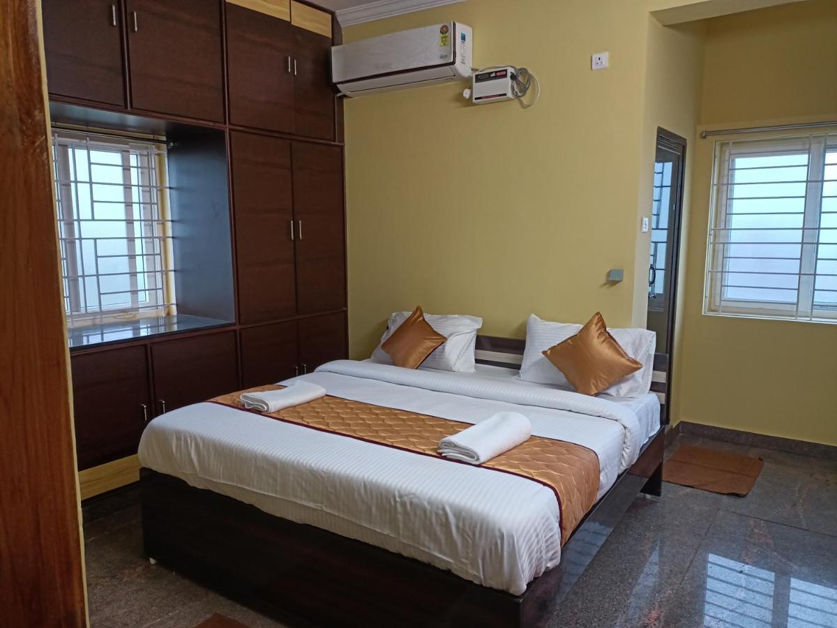 Four Seasons Home Stay Тирупати Екстериор снимка