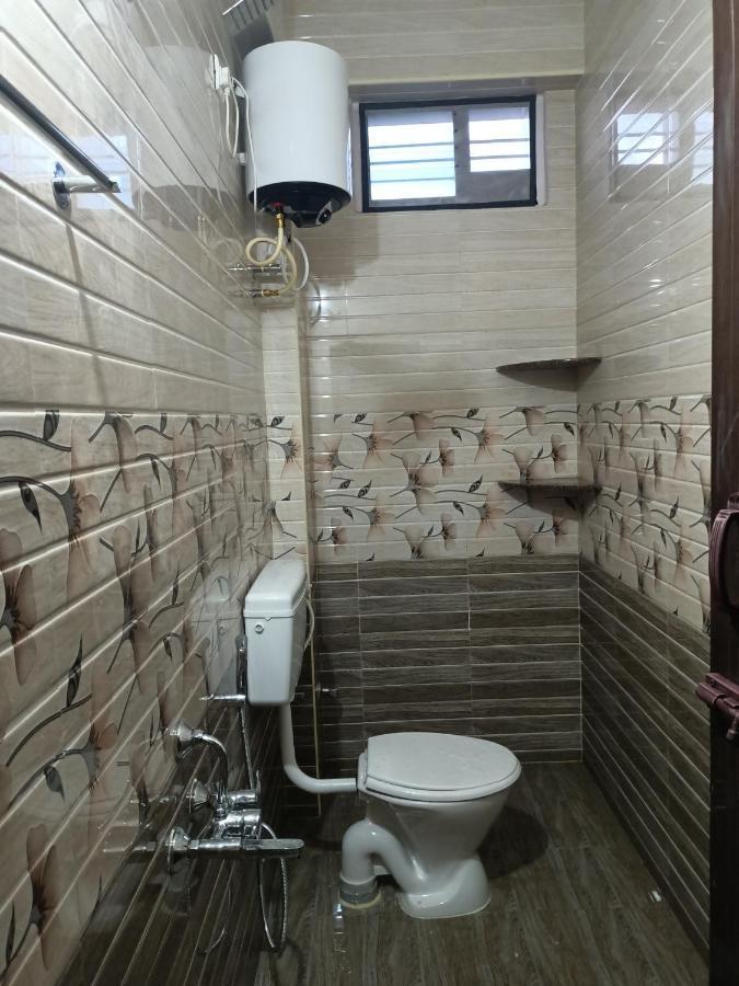 Four Seasons Home Stay Тирупати Екстериор снимка