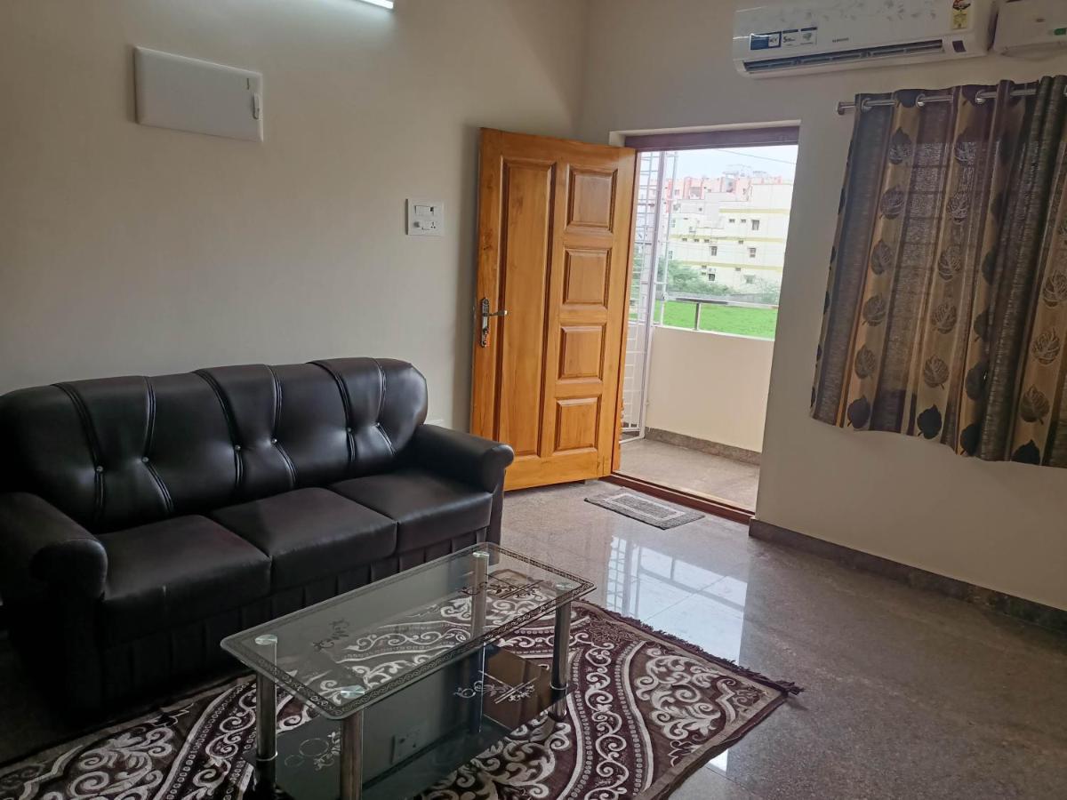 Four Seasons Home Stay Тирупати Екстериор снимка