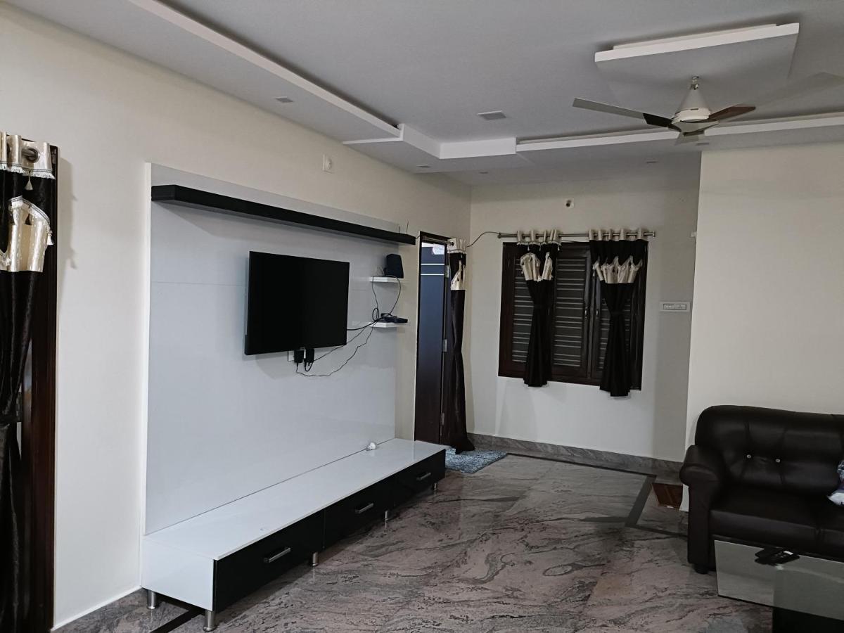 Four Seasons Home Stay Тирупати Екстериор снимка