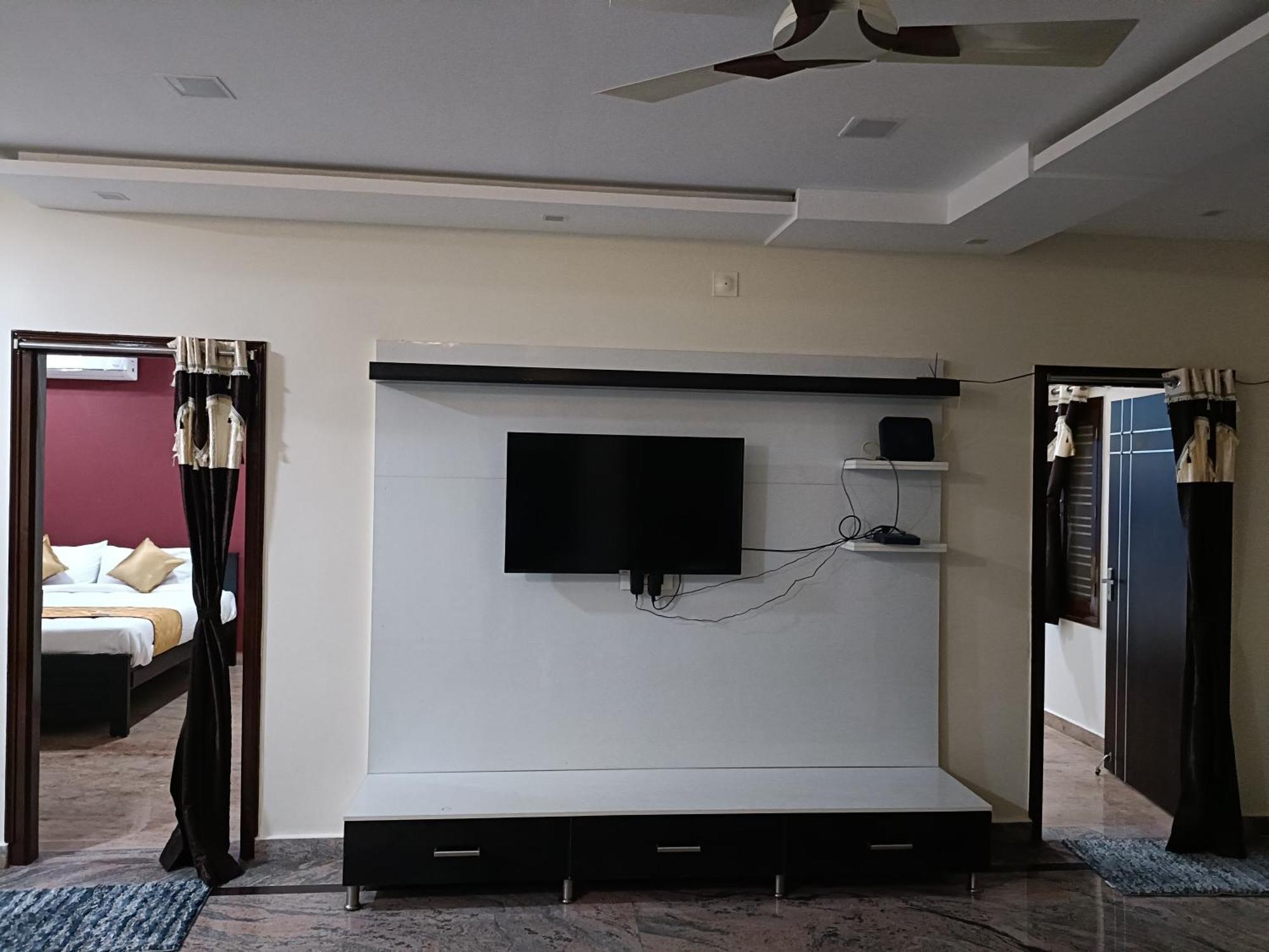 Four Seasons Home Stay Тирупати Екстериор снимка
